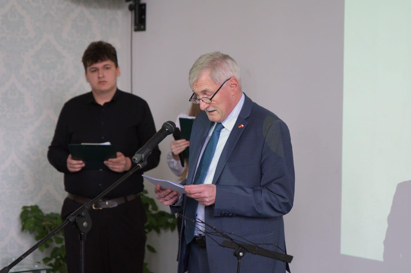 Zdjęcie DIDH 2025 finał (22)da9cf9e8-fe99-4261-9e66-03e0f42512db.jpg w galerii DEUTSCH IN DER HAUPTROLLE - uroczyste wręczenie nagród